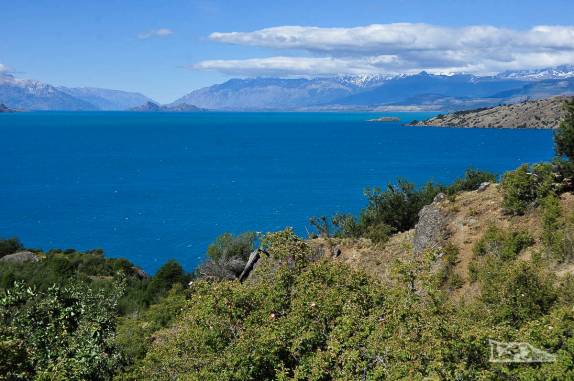 A bela paisagem do gigantesco lago General Carrera, região de Puerto Rio Tranquilo, na Carretera Austral, no sul do Chile